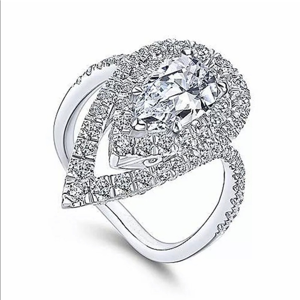 Large GORGEOUS Tiffany Diamond Baguette Ring💍 Cocktail Ring, Statement Ring